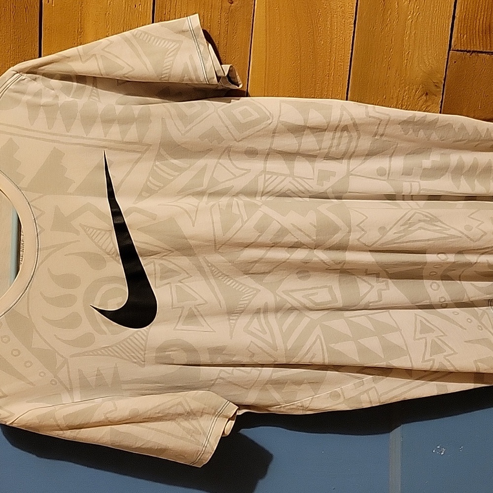 Nike N7 collection Tee
